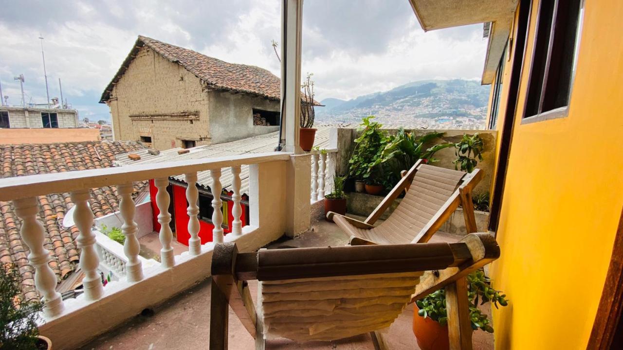 Hostal La Guayunga Rooftop Quito Bagian luar foto