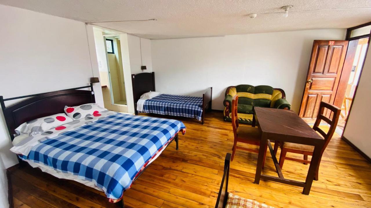 Hostal La Guayunga Rooftop Quito Bagian luar foto