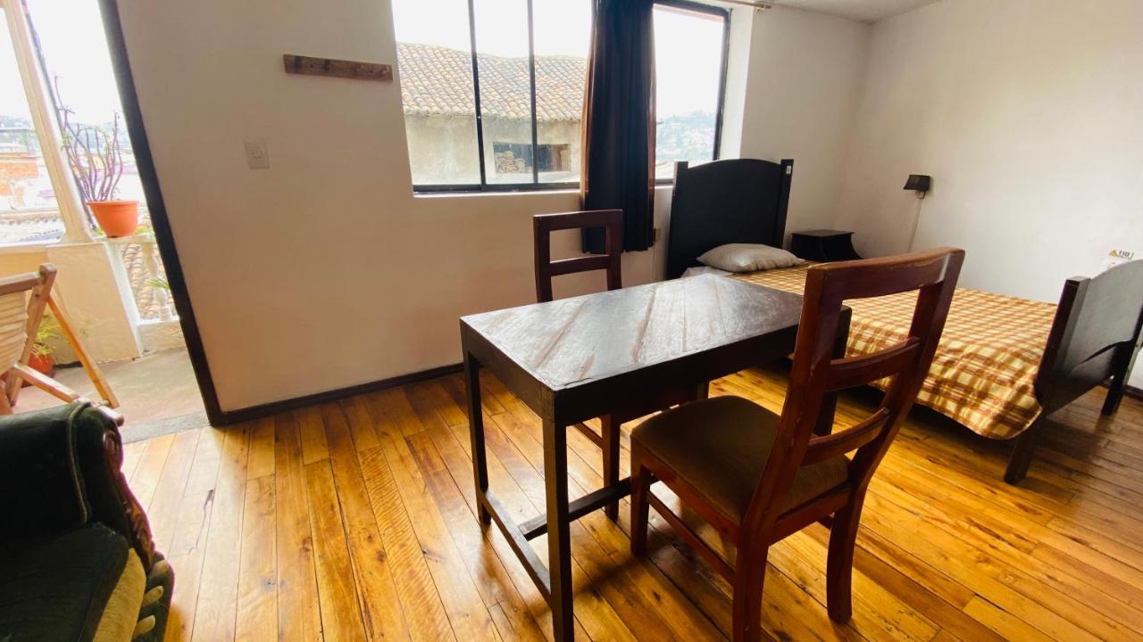 Hostal La Guayunga Rooftop Quito Bagian luar foto