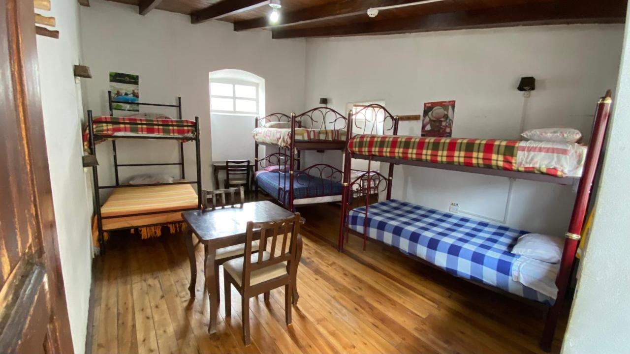 Hostal La Guayunga Rooftop Quito Bagian luar foto
