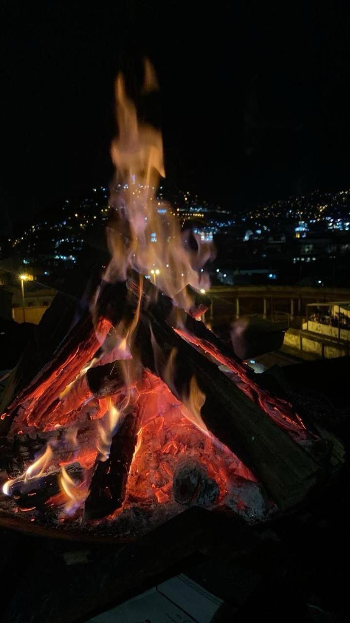Hostal La Guayunga Rooftop Quito Bagian luar foto