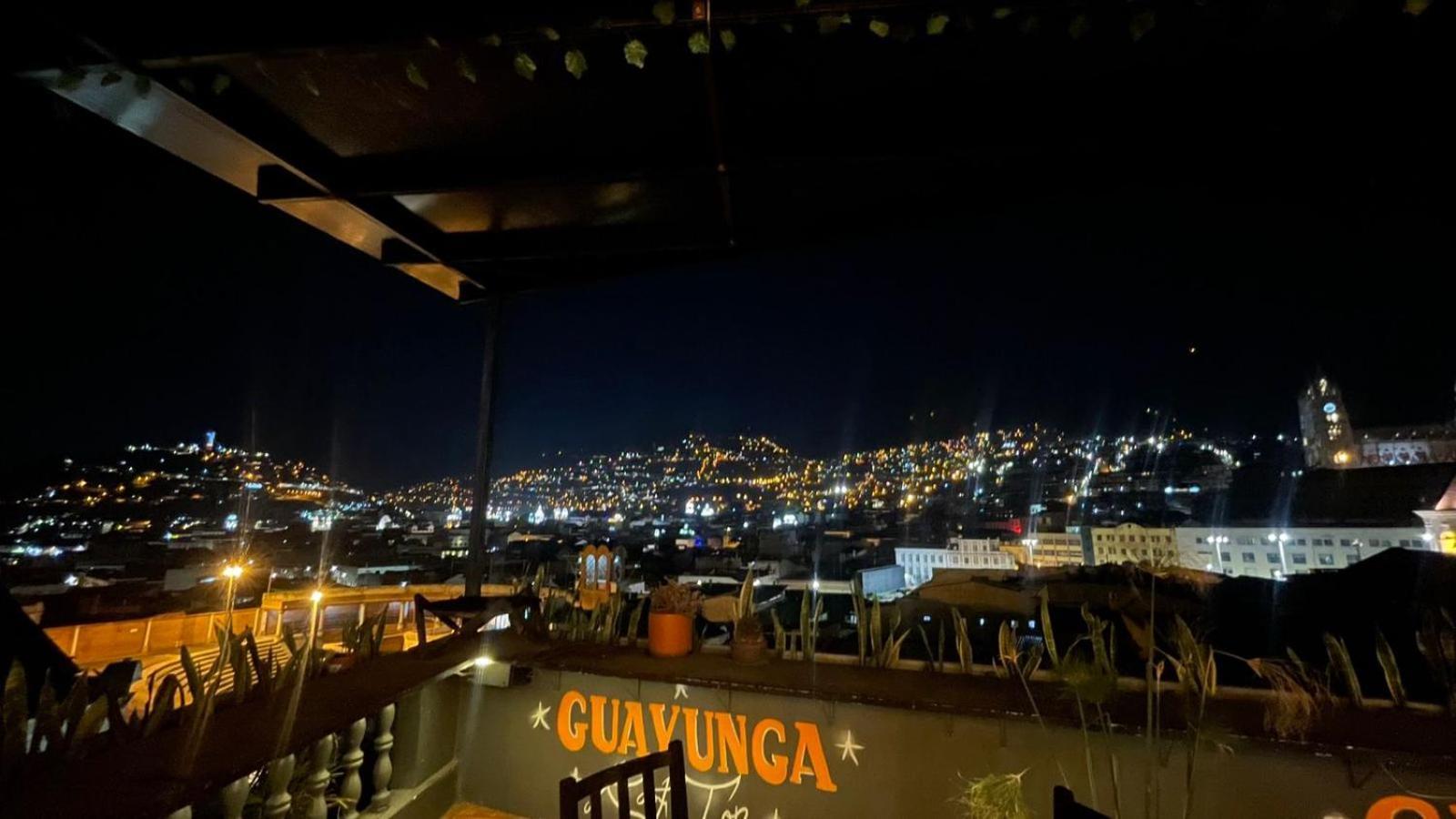 Hostal La Guayunga Rooftop Quito Bagian luar foto