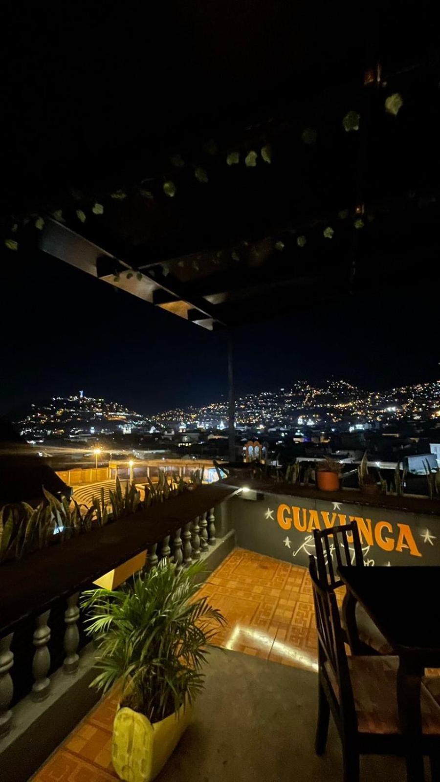 Hostal La Guayunga Rooftop Quito Bagian luar foto