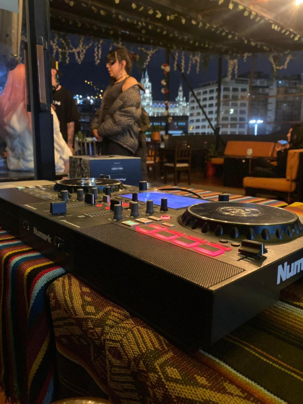 Hostal La Guayunga Rooftop Quito Bagian luar foto